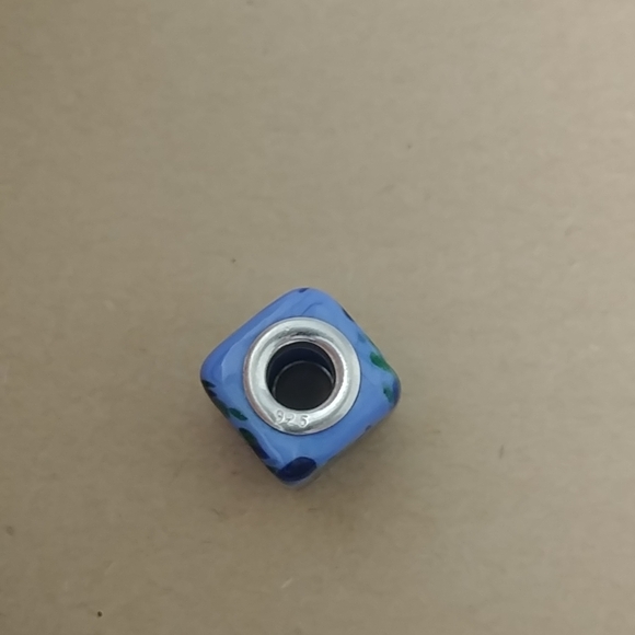 19 Colorful Square Glass Beads - Picture 2 of 3